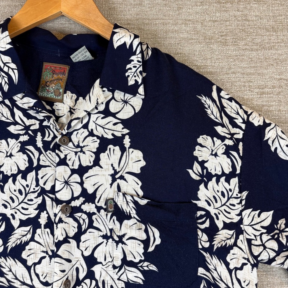 VTG Pineapple Connection Hawaiian Camp Shirt Mens XL Navy Floral Rayon Tropical